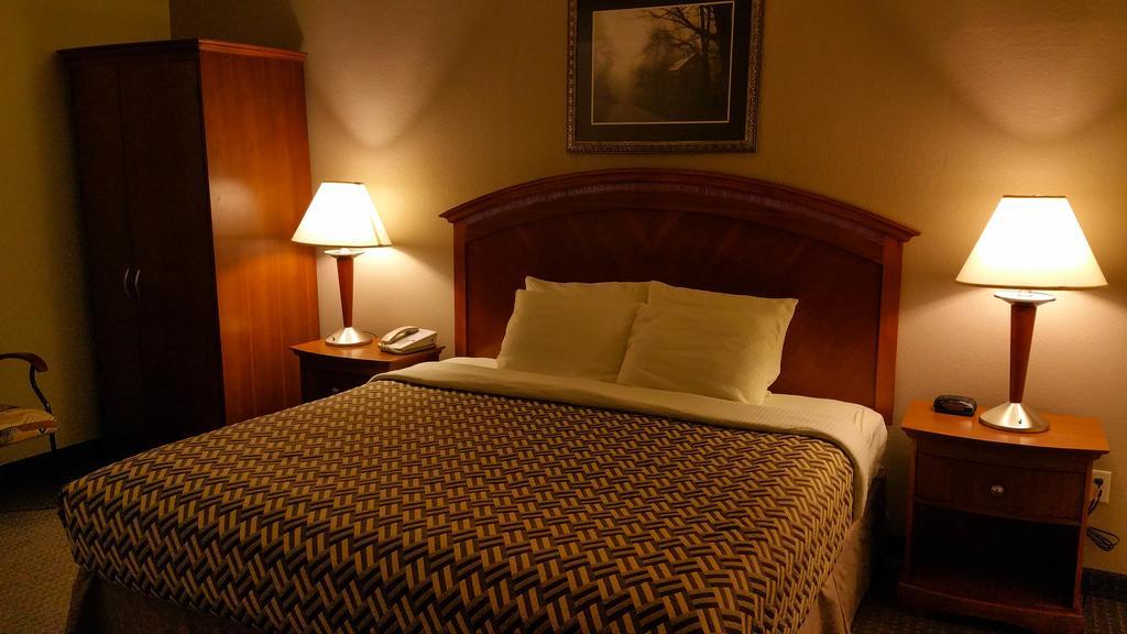 A Riverside Inn Travelodge By Wyndham Fairplay Oda fotoğraf
